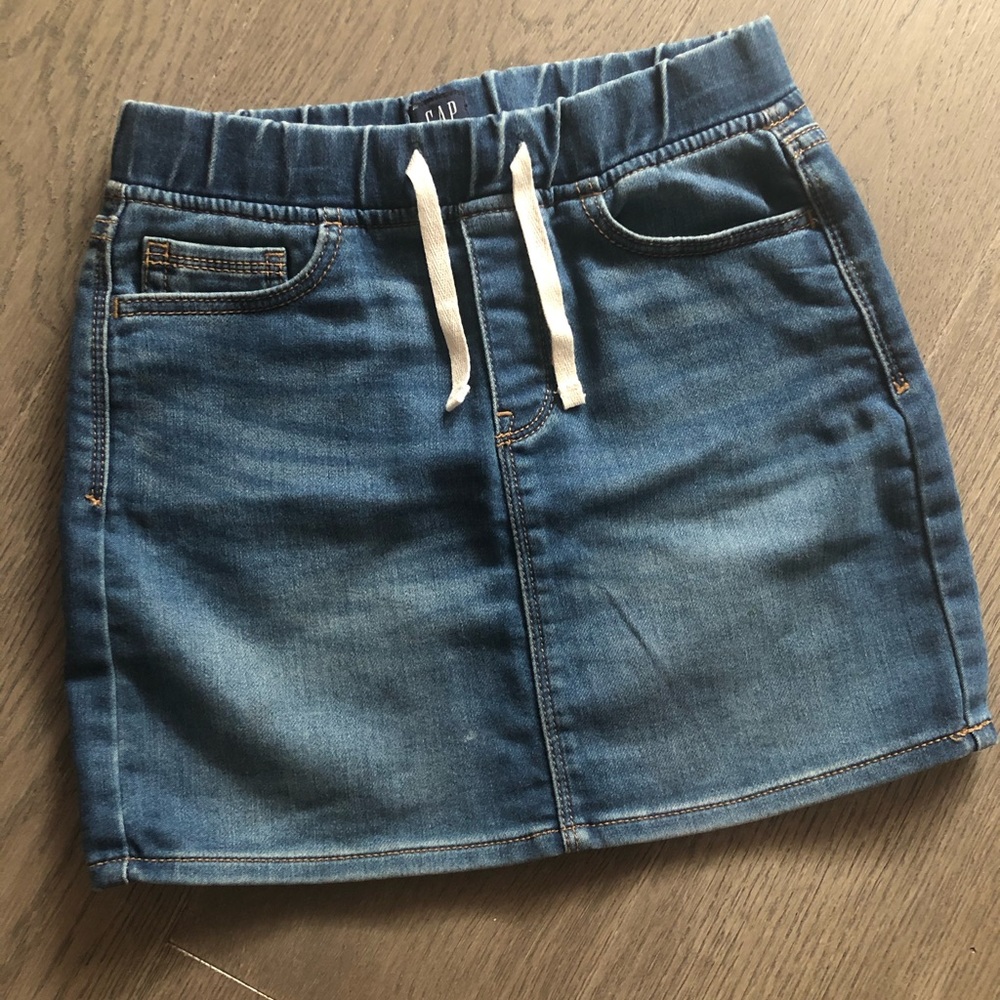 Girls Gap denim stretch skirt